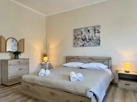 Konstantinos Junior Apartment II, Prinos